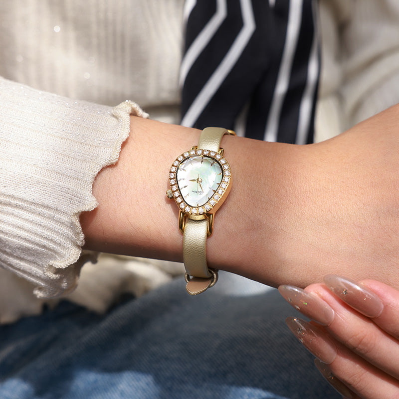 Sotoiru Dewdrop Gold Mother-of-Pearl Watch