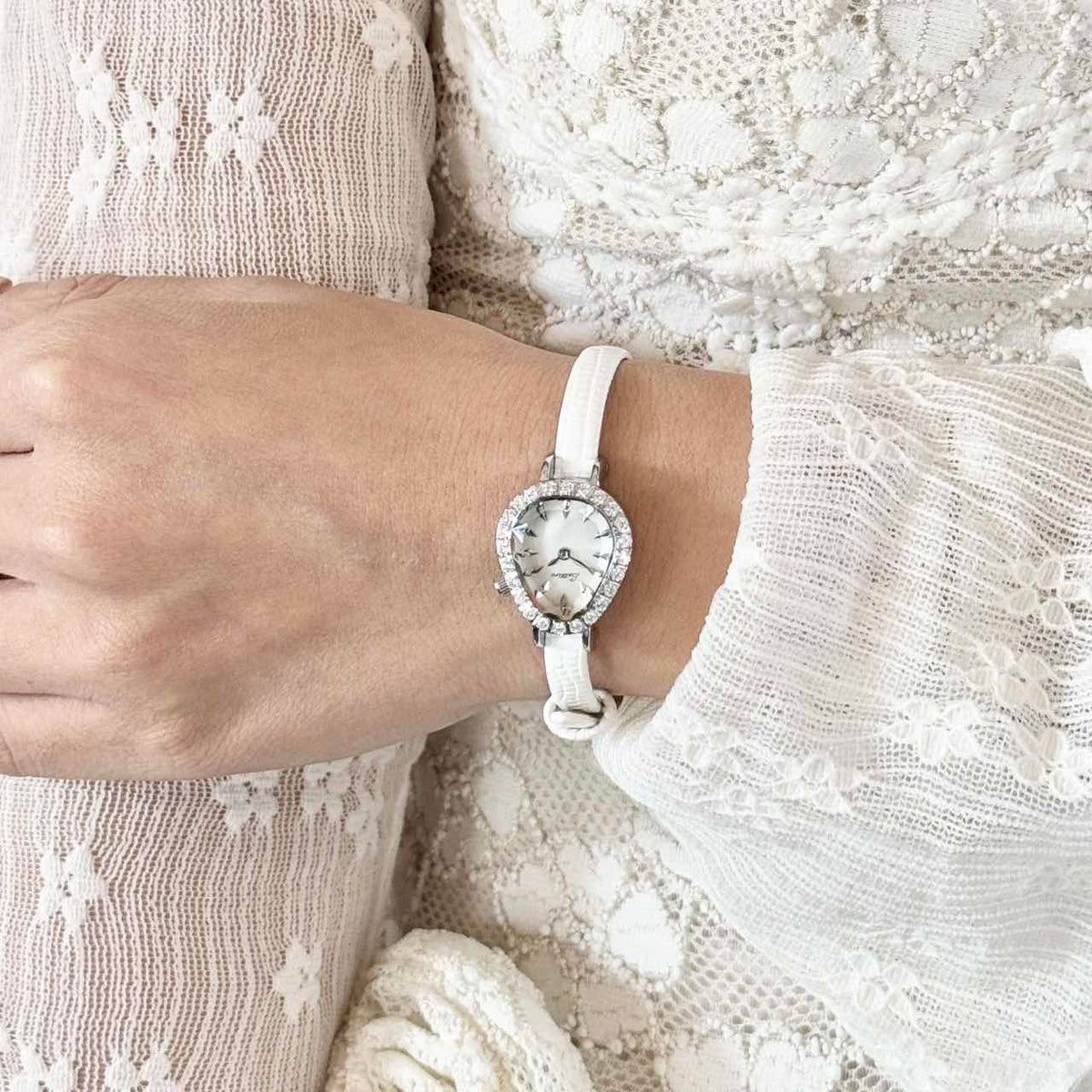Sotoiru Dewdrop Interchangeable Straps Watch